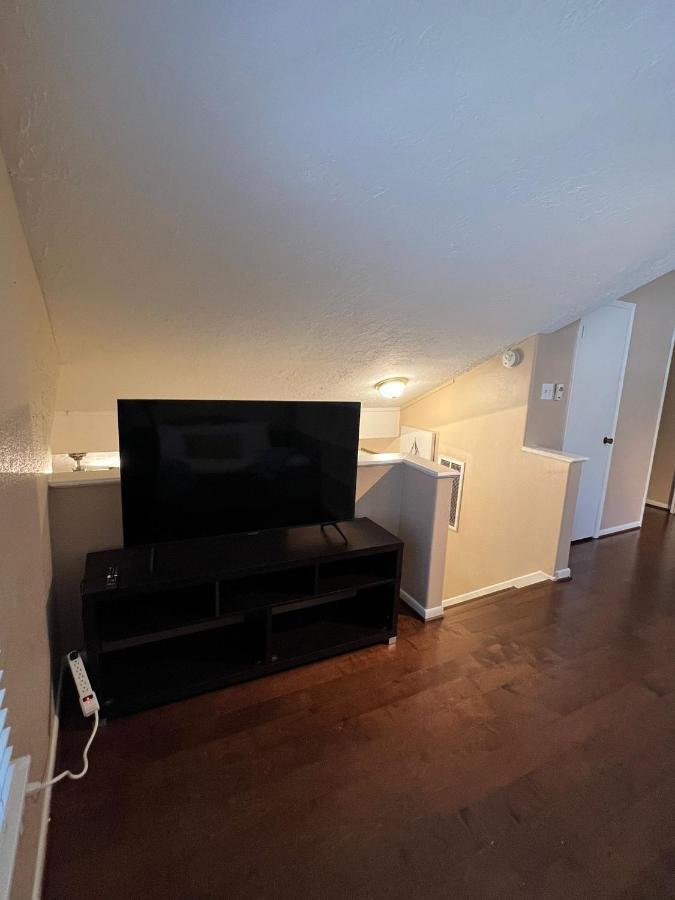 Centrally Located Houston Retreat! Sleeps 8, 10 Min To Downtown, Free Parking Dış mekan fotoğraf