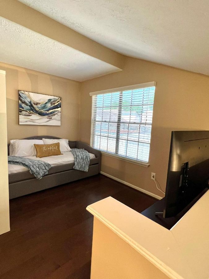 Centrally Located Houston Retreat! Sleeps 8, 10 Min To Downtown, Free Parking Dış mekan fotoğraf