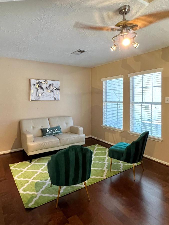 Centrally Located Houston Retreat! Sleeps 8, 10 Min To Downtown, Free Parking Dış mekan fotoğraf